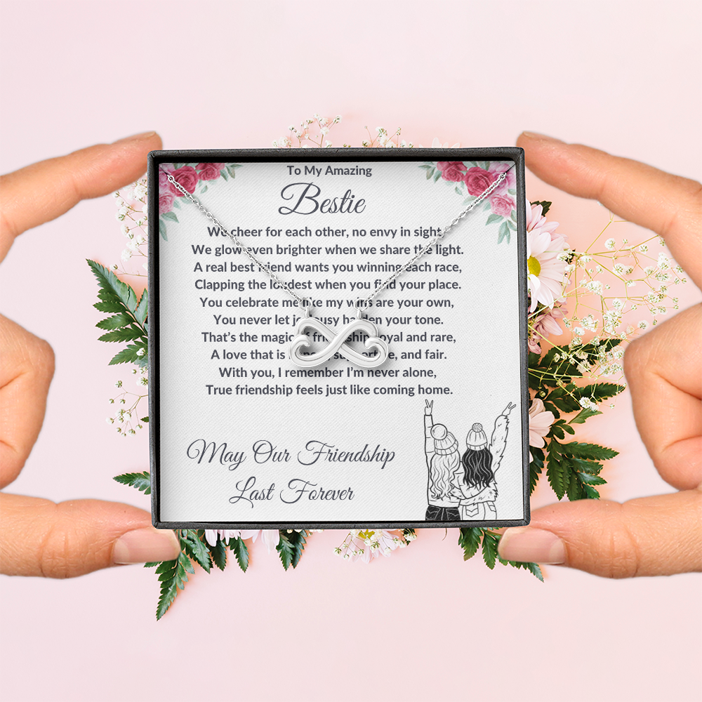 "My Best Friend" - Looped Hearts Necklace